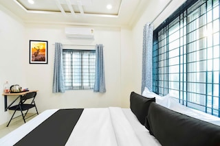 Super Townhouse Kokapet Near GAR