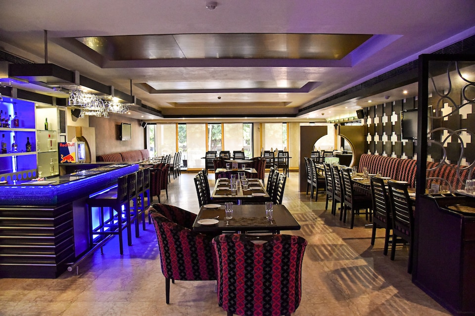 OYO 2210 Hotel Park Grand, South Chandigarh, Chandigarh