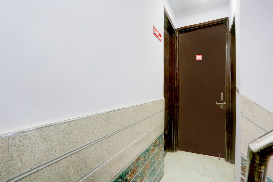 Hotel O A PACIFIC STAY, Rajouri Garden Delhi, Delhi
