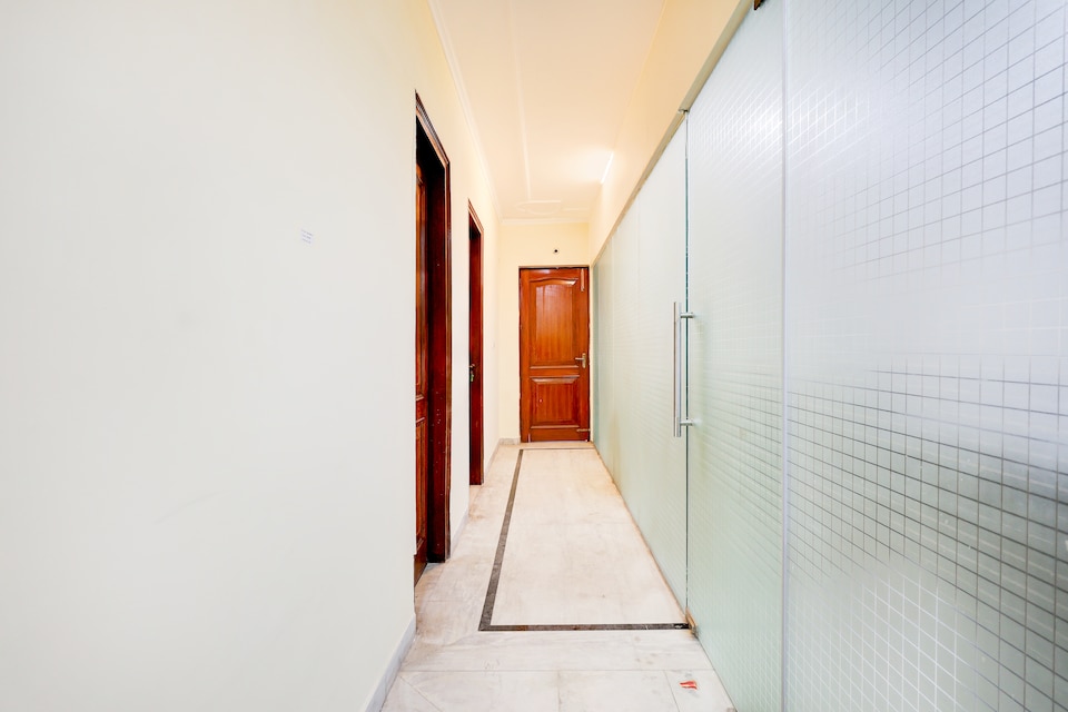 OYO 833317 Lotus Stay, Golf Course Road, Gurgaon