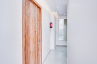 Super Townhouse Lahartara Railway Bridge Near Bus Stop