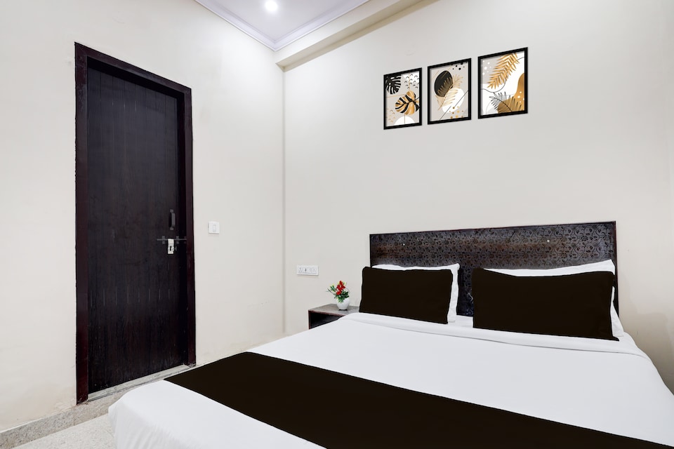 Hotel O Sun Shine Guest House , Rohini Delhi, Delhi