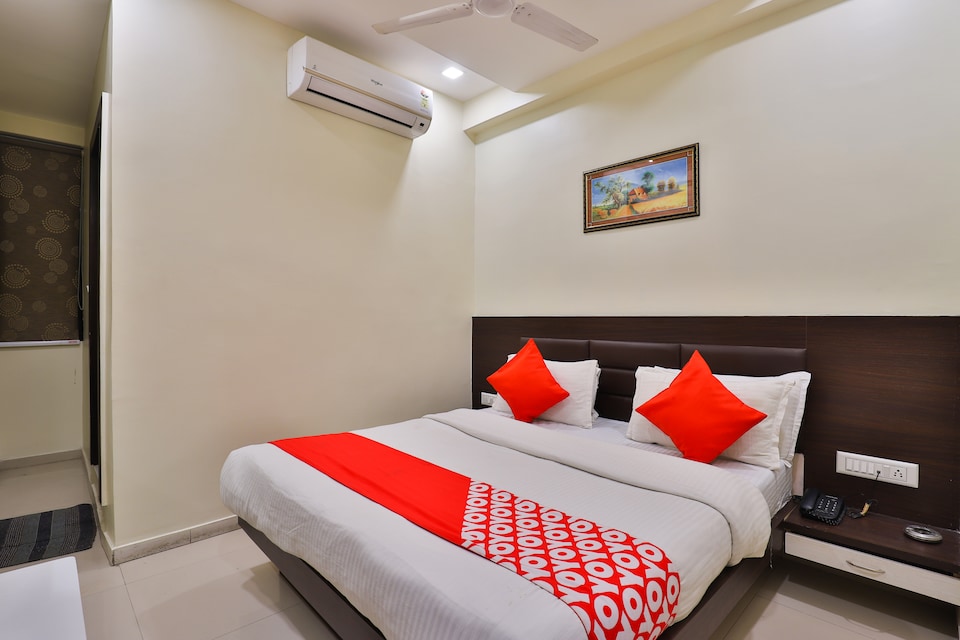 OYO 11985 Hotel Khushboo, Navrangpura Ahmedabad, Ahmedabad