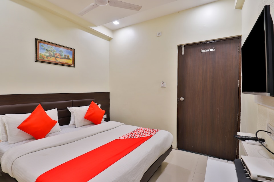 OYO 11985 Hotel Khushboo, Navrangpura Ahmedabad, Ahmedabad