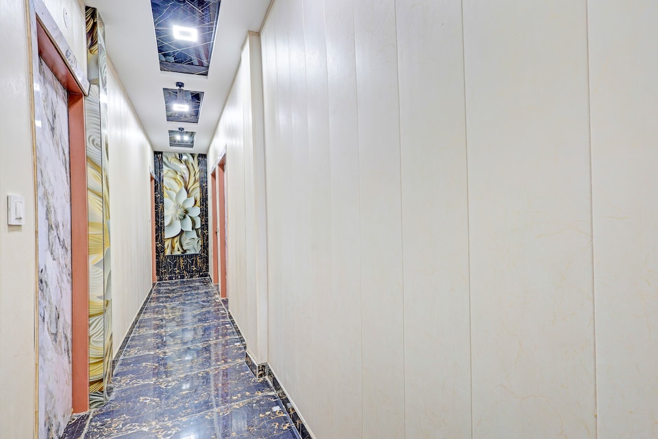 Hotel O Amazing House , Paschim Vihar Delhi, Delhi