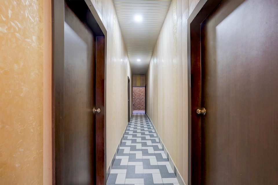 Hotel O Radha kunj By Namasya Retreat International, Mumfordganj Allahabad, Prayagraj