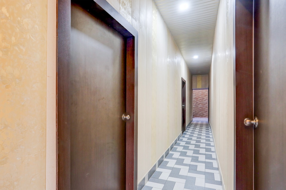 Hotel O Radha kunj By Namasya Retreat International, Mumfordganj Allahabad, Prayagraj