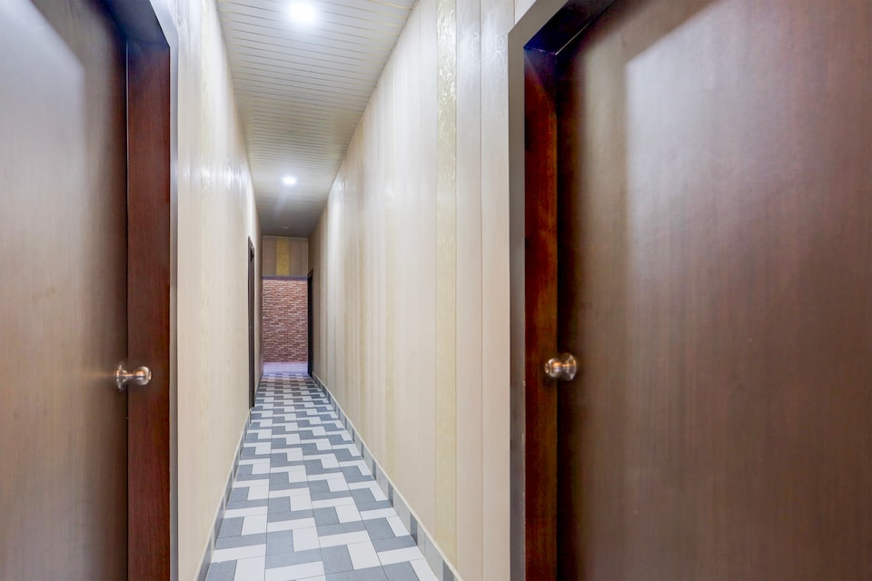 Hotel O Radha kunj By Namasya Retreat International, Mumfordganj Allahabad, Prayagraj