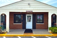 Hillcrest Motel by Oyo Aurora near Lawrenceburg