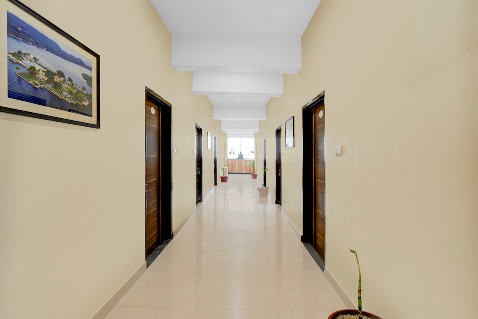 Super Collection O Udaipur City Railway Station Formerly Shree Ganesh Guest House, Udaipur Central, Udaipur