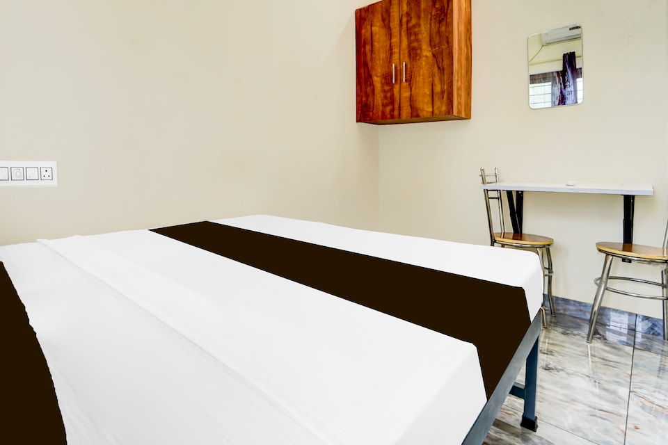 Hotel O  INTENT GROUP OF ROOMS, Airport Trivandrum, Trivandrum