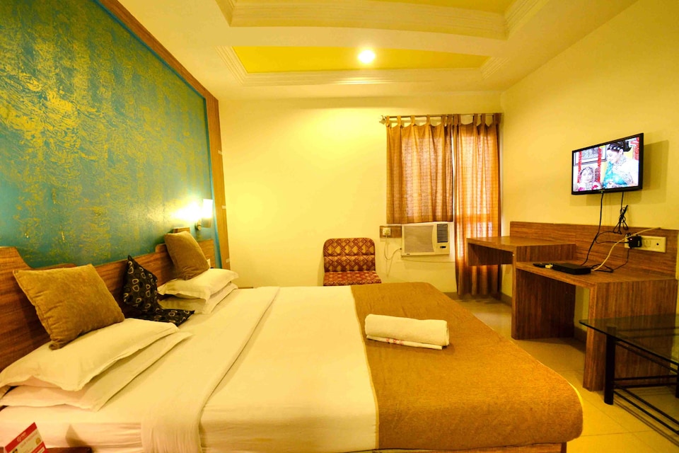 OYO 2215 Hotel Paradise, Vijay Nagar Indore, Indore