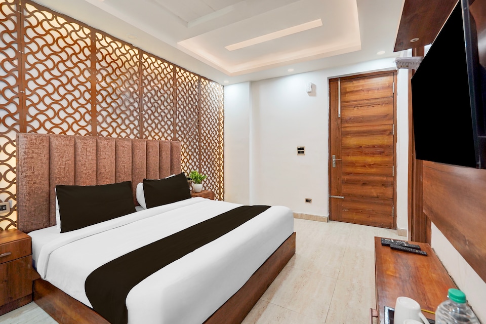 Super Townhouse Haridwar Road Near Rispana Pul Dehradun, Dehradun Railway Station, Dehradun