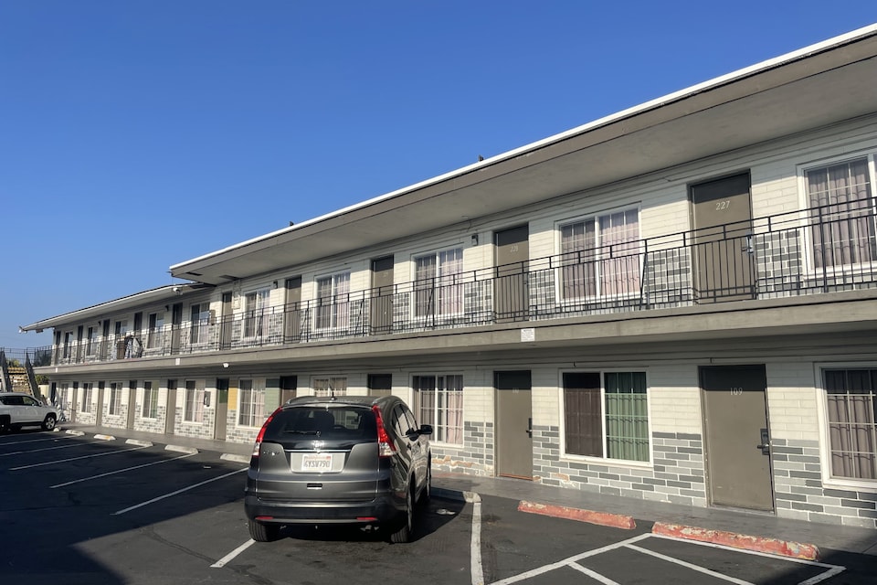 Big 7 Motel Chula Vista I-5, C91910, San Diego CA