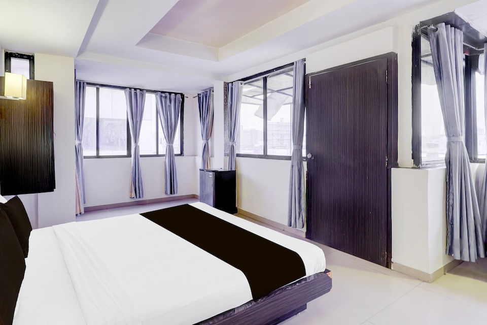 Hotel O Skyland, SG Highway Ahmedabad, Ahmedabad
