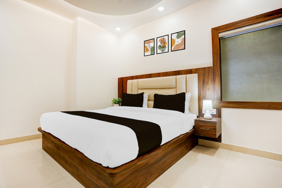Super Hotel O Shree Madhav Hotel, Rambagh Allahabad, Prayagraj