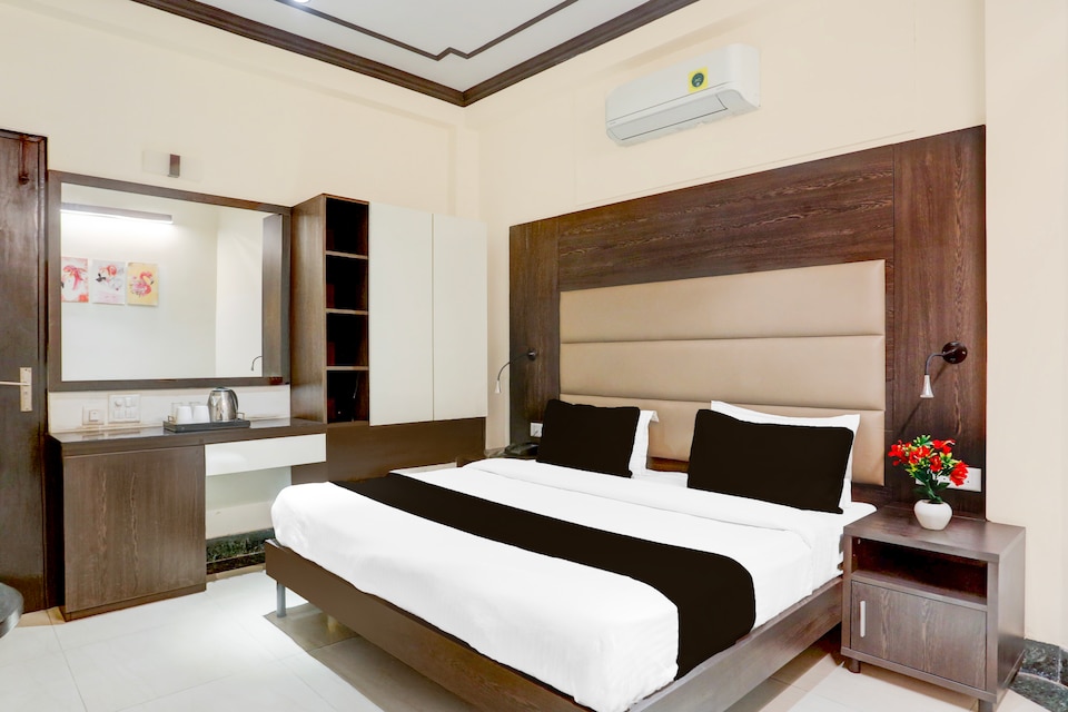 Townhouse Sushant Lok Phase 1 Formerly Hotel Neven, Huda 2, Gurgaon
