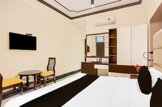 Super Townhouse Sushant Lok Phase 1 Formerly Hotel Neven