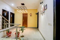 Super Townhouse Sushant Lok Phase 1 Formerly Hotel Neven