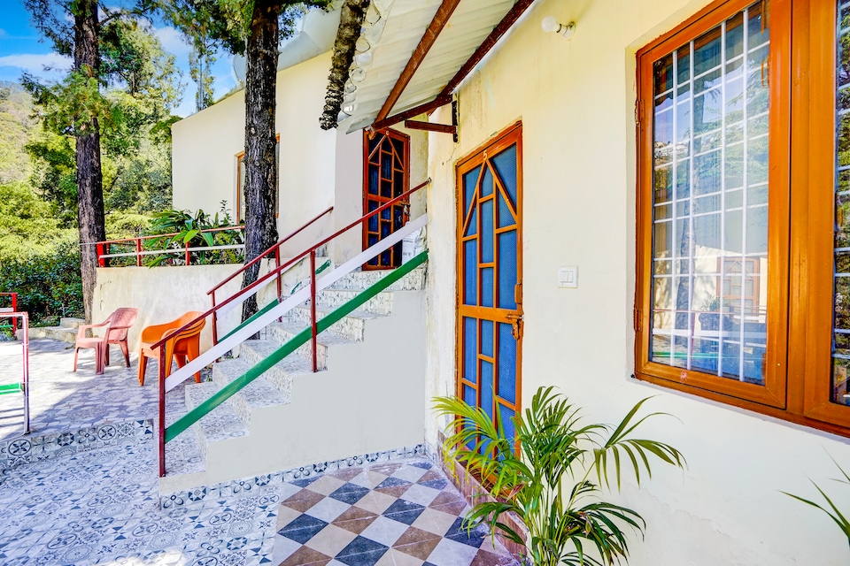 OYO Hotel O Ghumakkad's Baba Resort, Picture Palace, Mussoorie