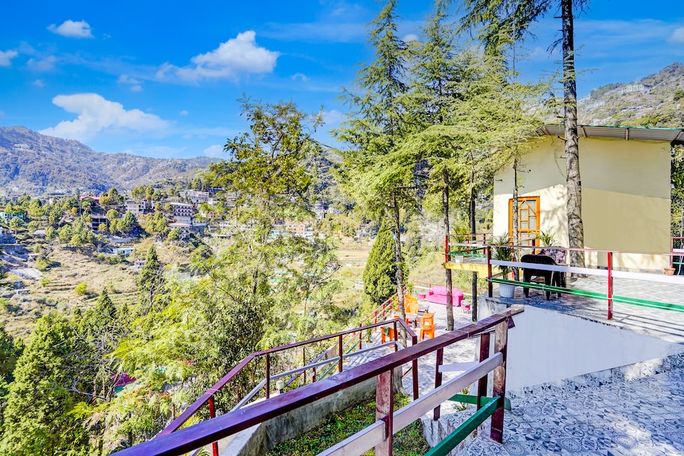 OYO Hotel O Ghumakkad's Baba Resort, Picture Palace, Mussoorie