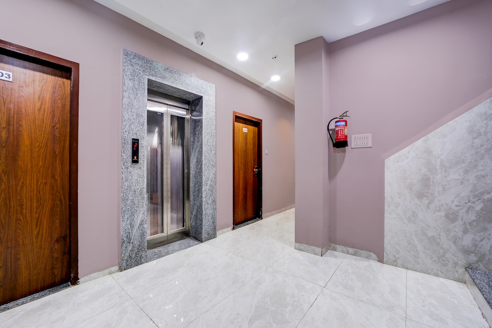 Hotel O Kamari Inn, Vijay Nagar Indore, Indore