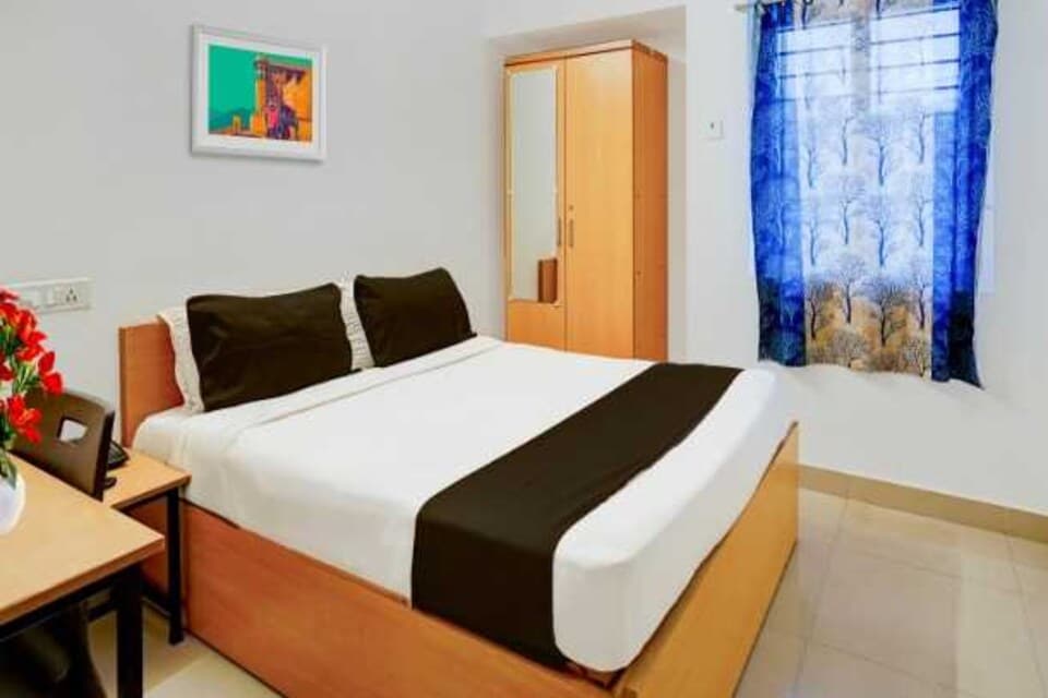 Hotel O Nettoor Junction Kochi Formerly Radhika Residency, Vytilla Kochi, Kochi