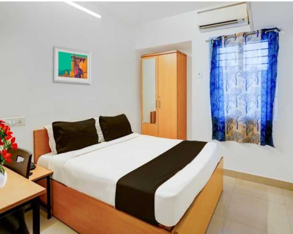 Hotel O Nettoor Junction Kochi Formerly Radhika Residency, Vytilla Kochi, Kochi