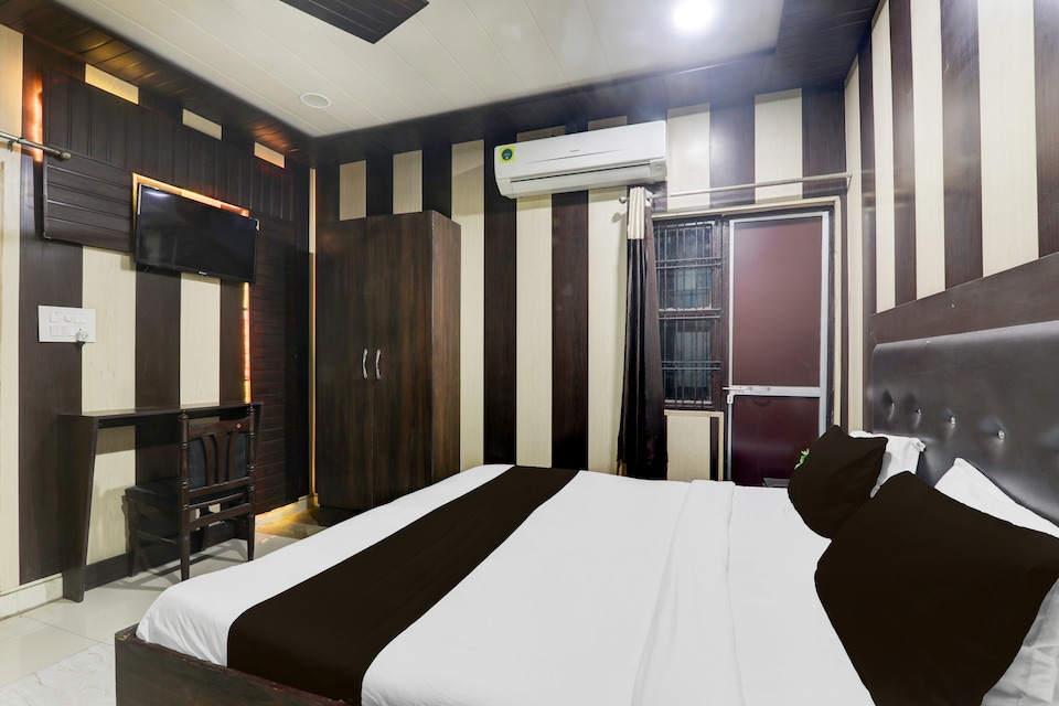 Hotel O Ganapati Inn , Faizabad Road, Lucknow