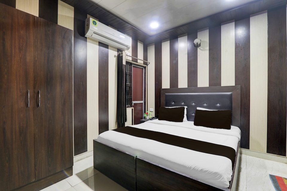 Hotel O Ganapati Inn , Faizabad Road, Lucknow