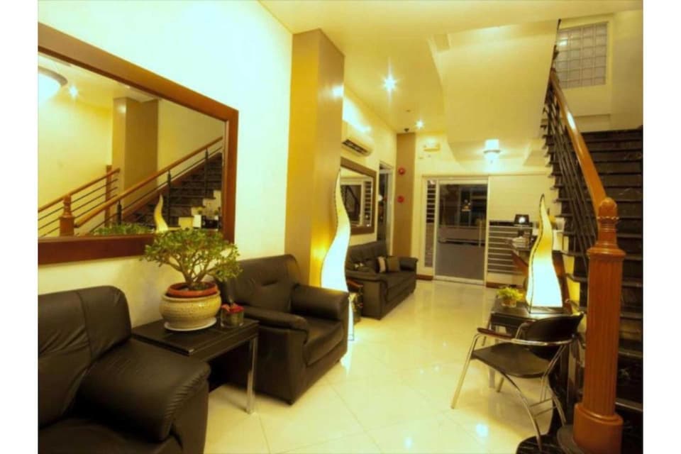 Collection O Avitel Hotel near Osmena Highway, PNR Pasay Station, Metro Manila, Makati Manila, Makati City