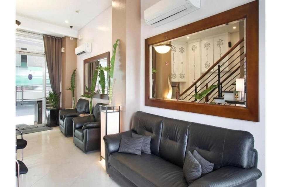 Collection O Avitel Hotel near Osmena Highway, PNR Pasay Station, Metro Manila, Makati Manila, Makati City