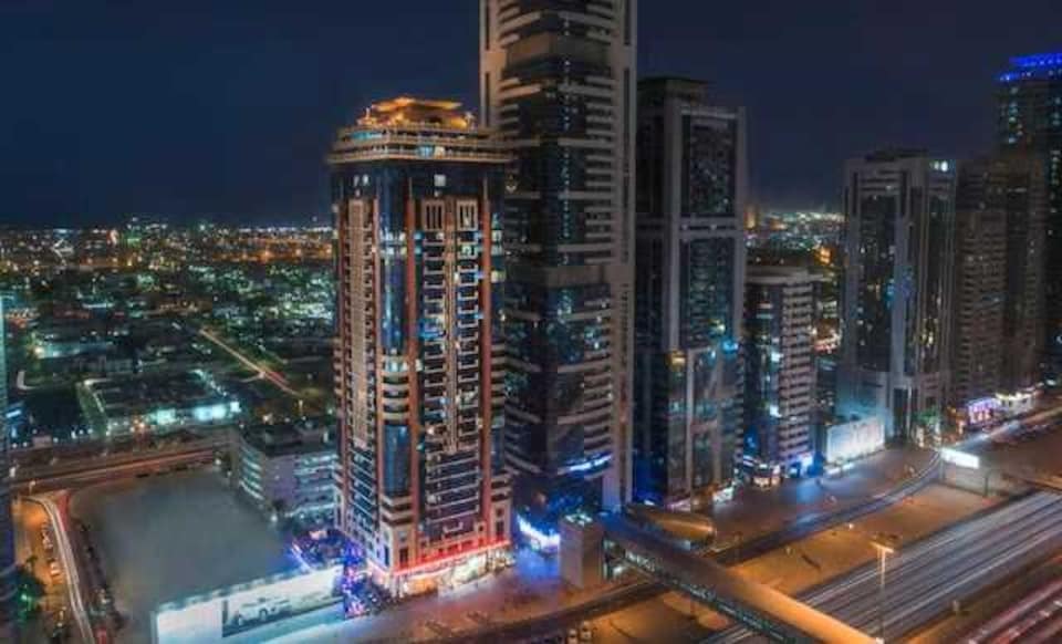 Emirates Grand Luxury Aparthotel, Jumeirah, Dubai