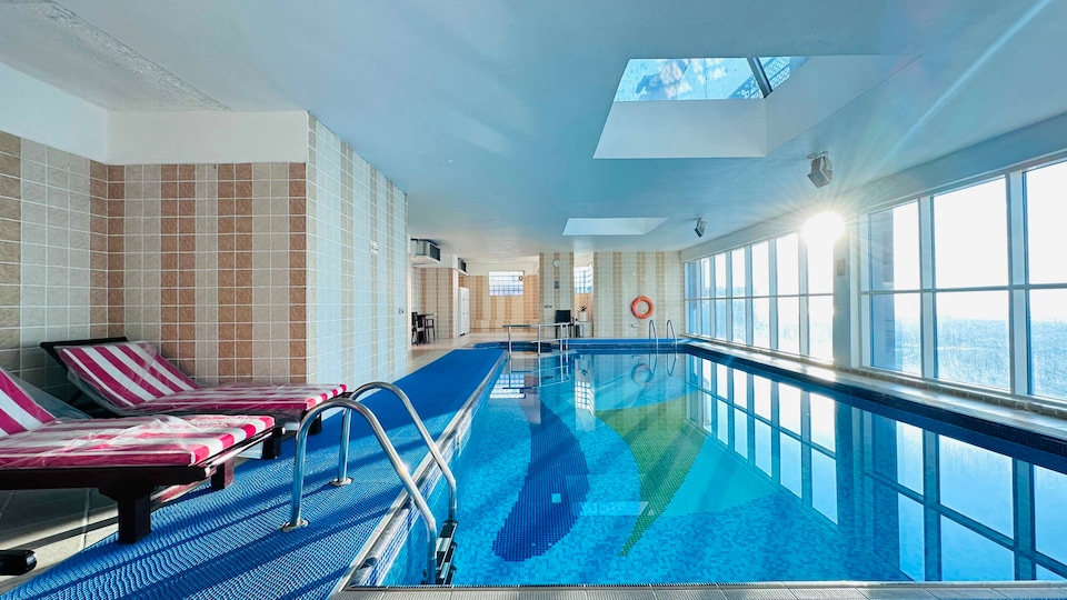 Emirates Grand Aparthotel, Jumeirah, Dubai