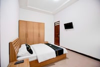Hotel O Balikpapan near Taman Beruang Madu formerly Palm Cafe Inn