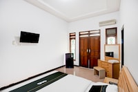 Hotel O Balikpapan near Taman Beruang Madu formerly Palm Cafe Inn