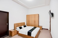 Hotel O Balikpapan near Taman Beruang Madu formerly Palm Cafe Inn