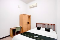 Hotel O Balikpapan near Taman Beruang Madu formerly Palm Cafe Inn