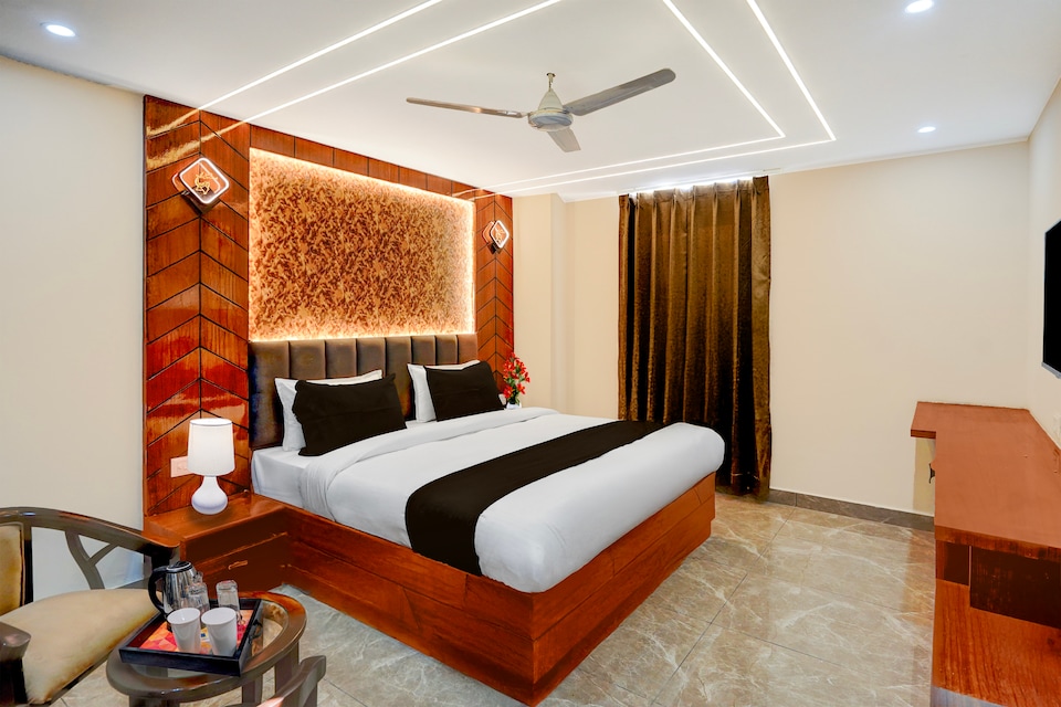 Super Townhouse Dharampur Railway Station, Dehradun Railway Station, Dehradun