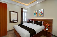 Super Townhouse Dharampur Railway Station