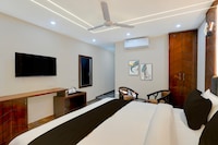 Townhouse Dharampur Railway Station