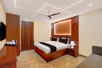 Super Townhouse Dharampur Railway Station