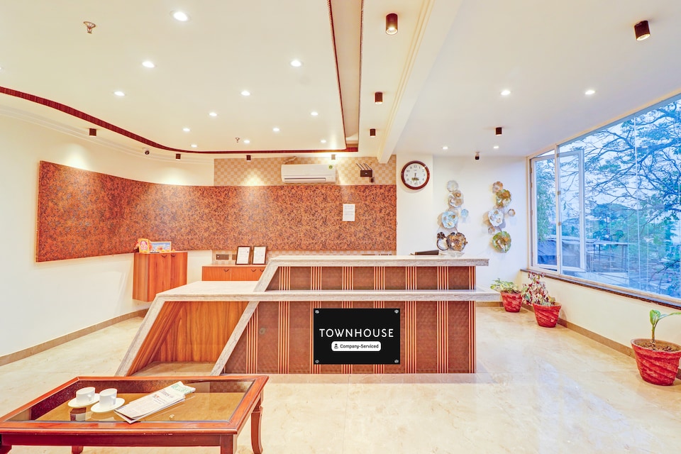 Super Townhouse Patel Nagar Near Saharanpur Chowk Dehradun, Dehradun Railway Station, Dehradun