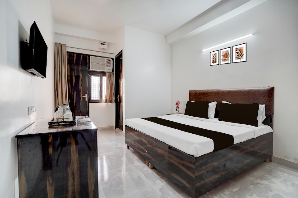 Super Collection O Sector 7 Rohini Formerly Giriraj Residency, Pitampura - Rohini Delhi, Delhi