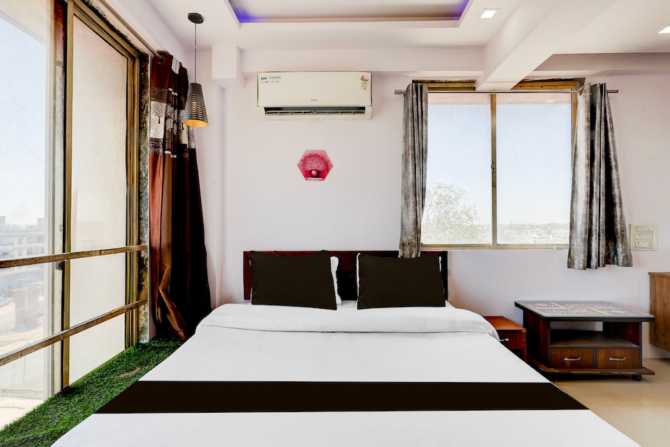 Hotel O Red Blue, Ahmedabad Airport, Ahmedabad