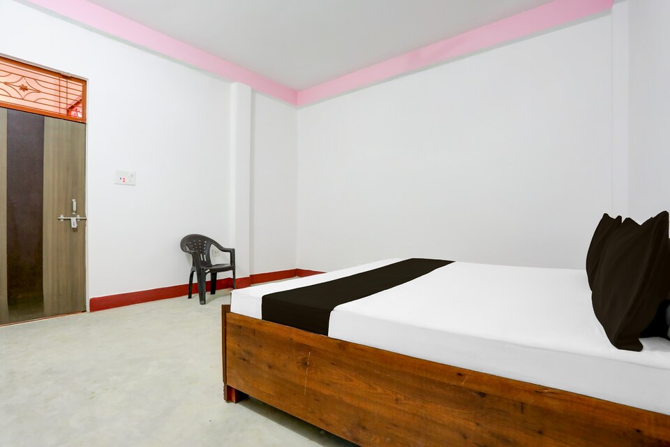 SPOT ON S K Hotel, Mumfordganj Allahabad, Prayagraj