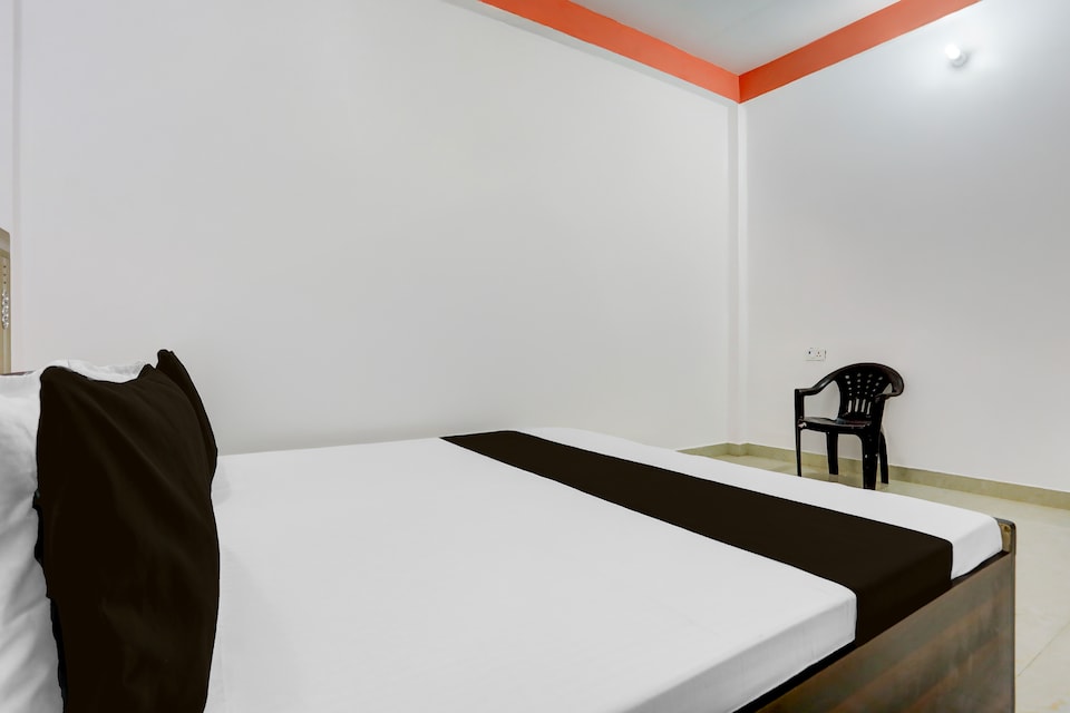 SPOT ON S K Hotel, Mumfordganj Allahabad, Prayagraj