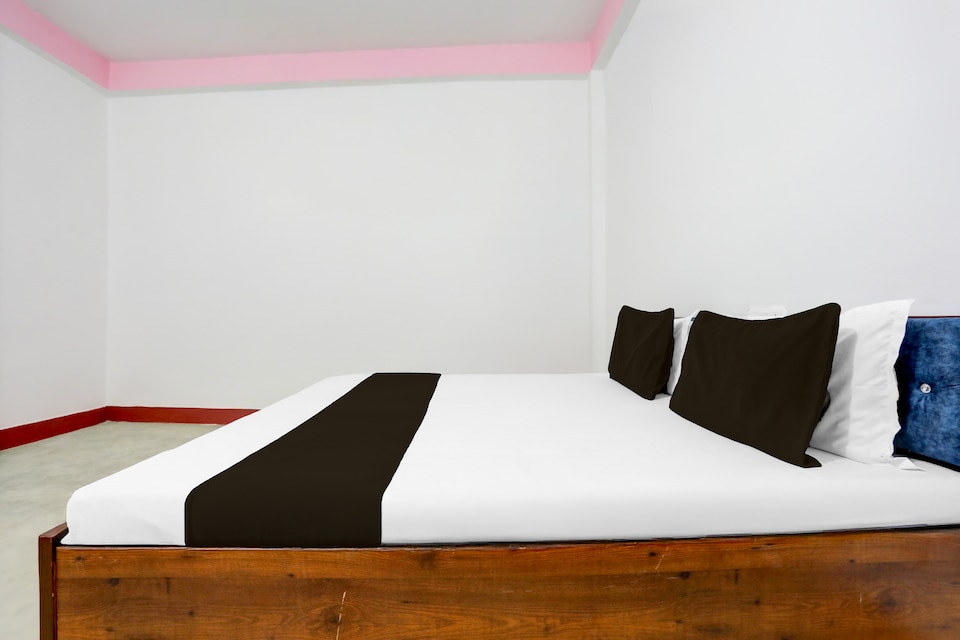 SPOT ON S K Hotel, Mumfordganj Allahabad, Prayagraj