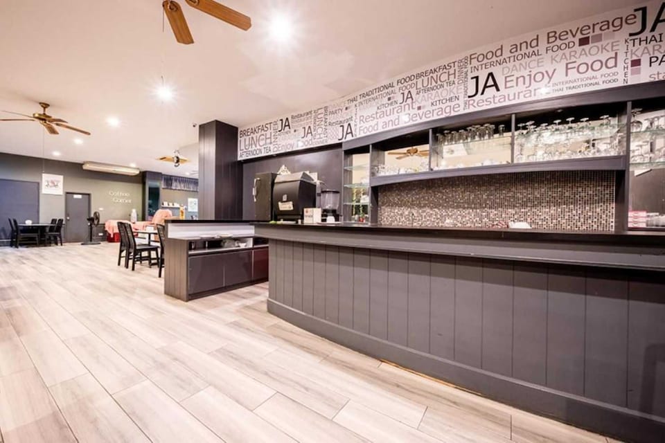 Dancenter Luxury Underwater World Pattaya, Pattaya Beach P0, Pattaya