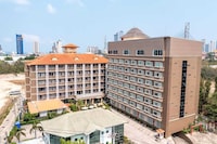 Dancenter Luxury Underwater World Pattaya